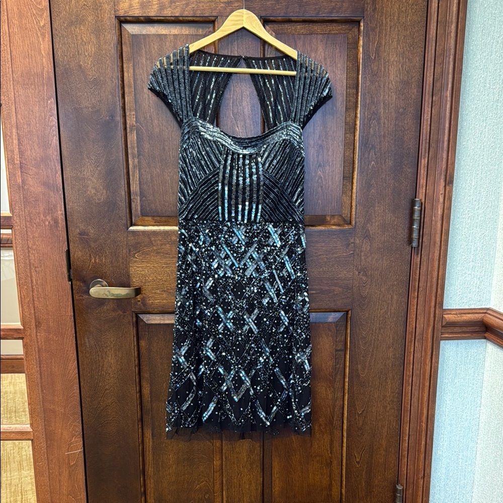 Adrianna Papell Black Sheath Dress Sweetheart Neckline